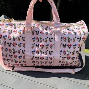 Mickey & Friends duffle 🫶🏼